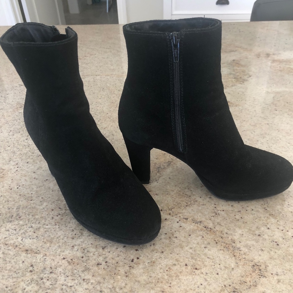 C La Canadienne Black Suede Ankle Boots Sz 6.5 M